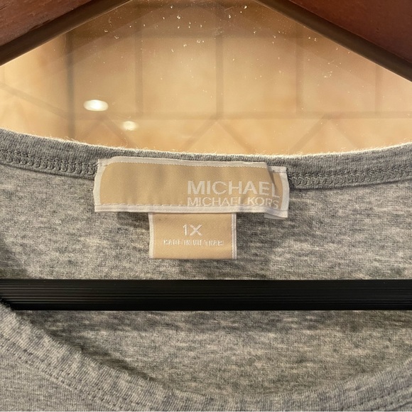 Michael Kors Gray Tee - Size Large - Gently loved - Short Sleeved - Picture 2 of 7